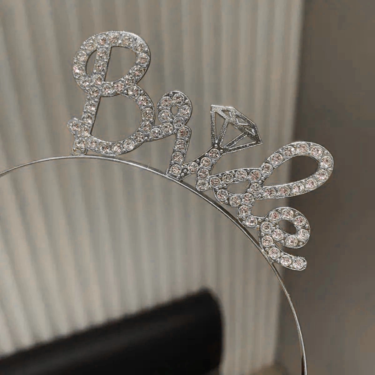 Gümüş Renkli Taşlı “bride” Gelin Tacı – El Yazısı Yazı Tipiyle