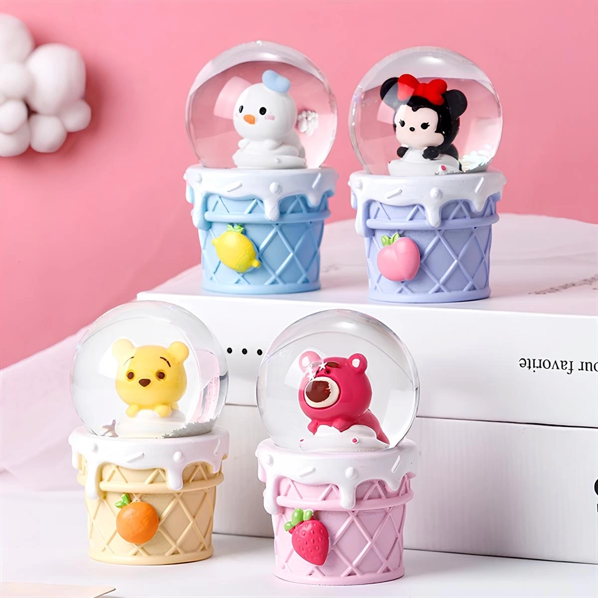 Mickey Mouse Işıklı Kar Küresi 9 Cm